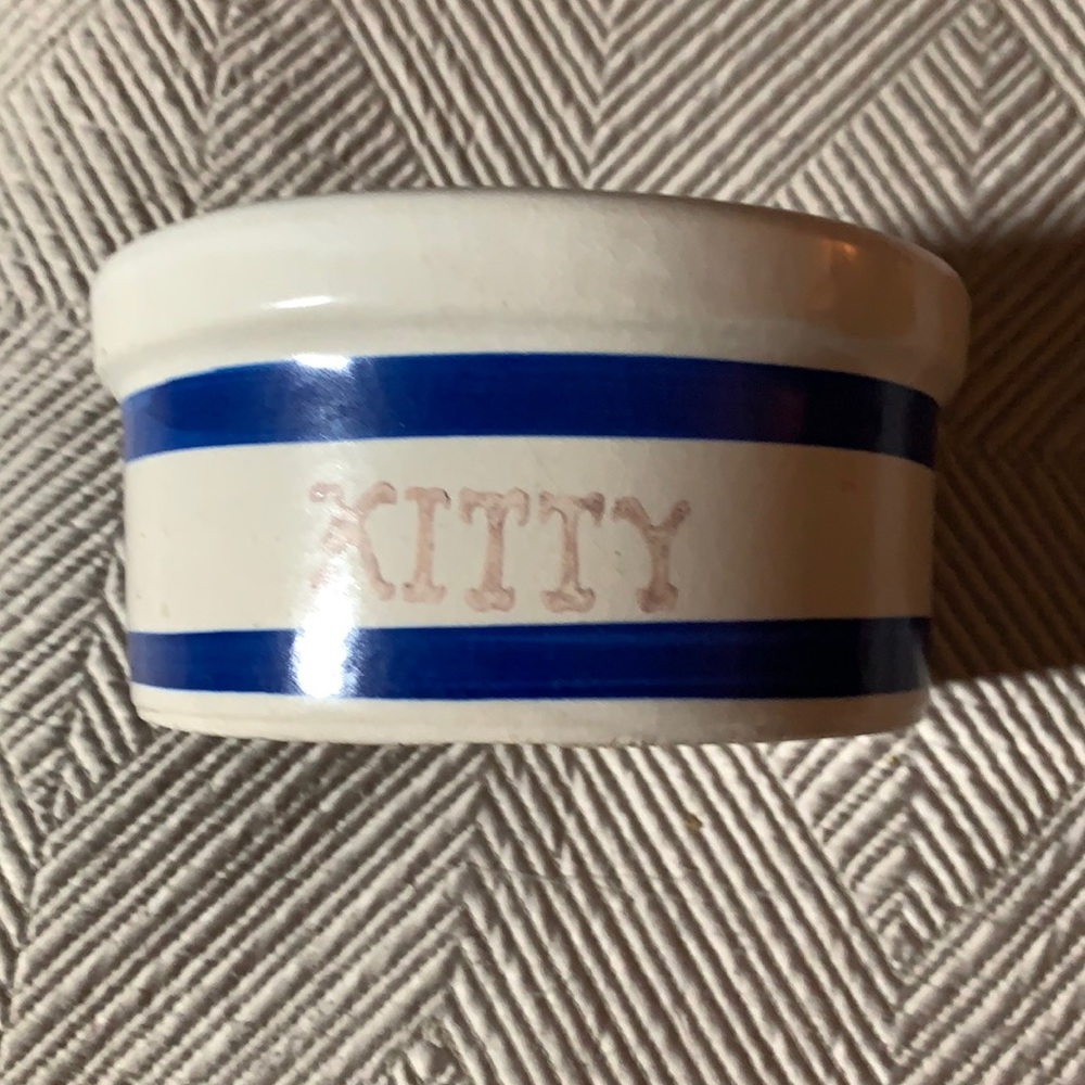 Roseville Pottery Cat Bowl